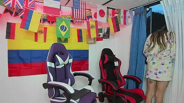 parejacaliente20154 online show from 06-12-26, 10:35