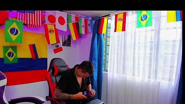 parejacaliente20154 online show from 07-03-26, 11:06