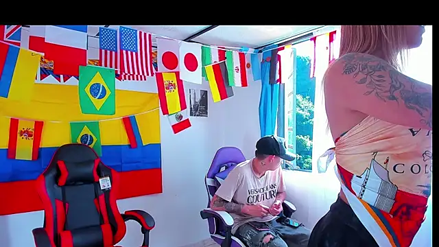 parejacaliente20154 online show from 07-07-26, 12:42
