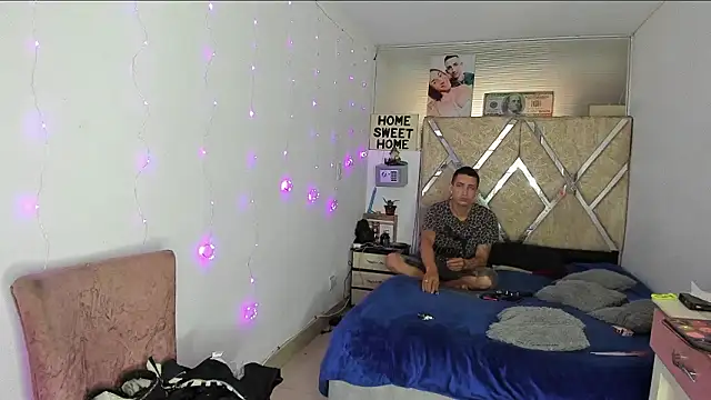 parejacaliente20154 online show from 02-17-26, 12:02