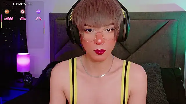 Snapshot of Sammy_Russell chatting on 02-07-26, 08:11 Sammy Russell online show from 02-07-26, 08:11