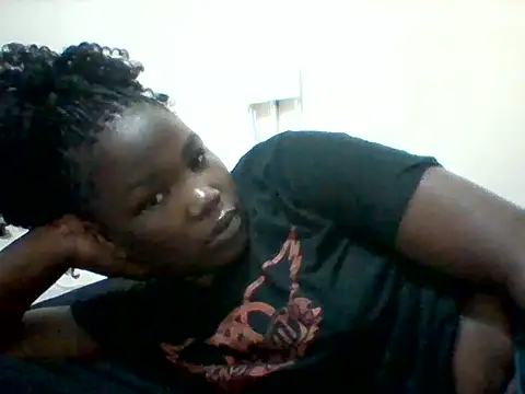 Snapshot of sweetangel41 chatting on 07-11-26, 07:52 sweetangel41 online show from 07-11-26, 07:52