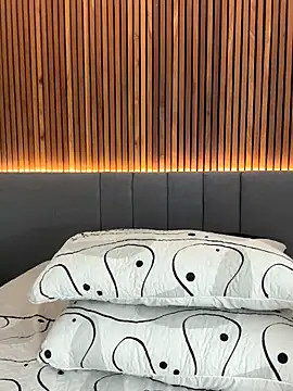 EmiilyAdams  online show from 12-03-25, 09:36