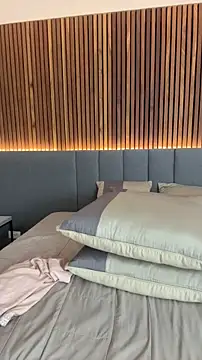 EmiilyAdams  online show from 04-11-26, 09:40