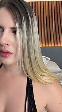 EmiilyAdams  online show from 06-04-26, 09:08