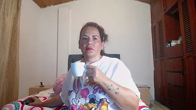 sofiamature01 online show from 11-16-25, 10:02