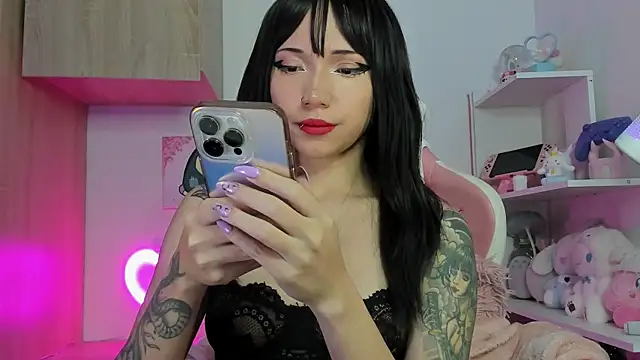 Artic love online show from 10-18-25, 02:13