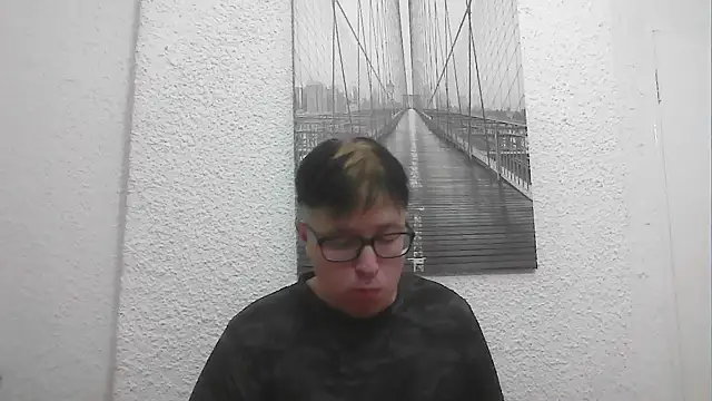 Snapshot of bisexualboy05 chatting on 11-13-25, 06:01 bisexualboy05 online show from 11-13-25, 06:01