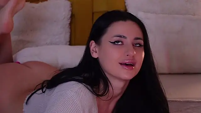 Snapshot of RanyaHermes chatting on 11-17-25, 10:47 RanyaHermes online show from 11-17-25, 10:47