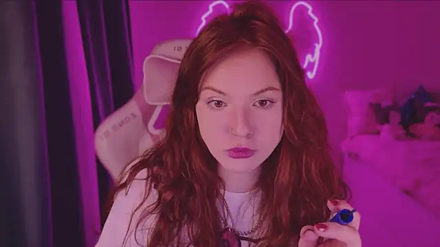 Snapshot of Elsie_Ginger chatting on 12-14-24, 11:56 Elsie Ginger online show from 12-14-24, 11:56