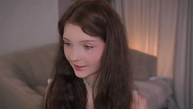 Snapshot of CindyGarrison chatting on 06-01-26, 12:00 CindyGarrison online show from 06-01-26, 12:00