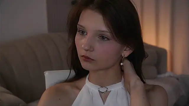 Snapshot of CindyGarrison chatting on 06-10-26, 10:22 CindyGarrison online show from 06-10-26, 10:22