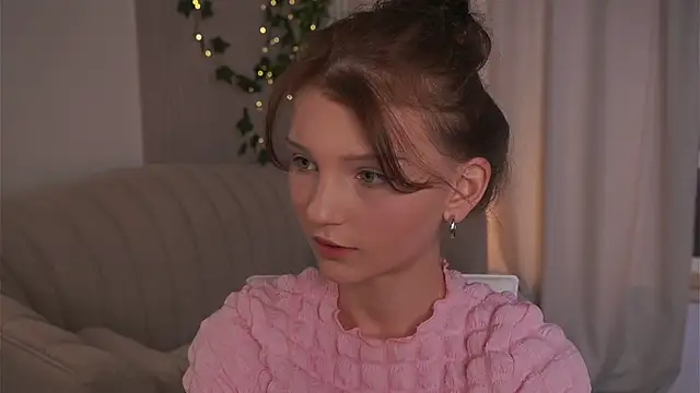 Snapshot of CindyGarrison chatting on 06-04-26, 11:42 CindyGarrison online show from 06-04-26, 11:42