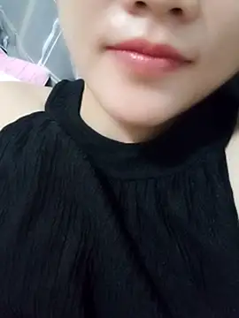 Snapshot of Sexyass13 chatting on 09-17-25, 05:04 Sexyass13 online show from 09-17-25, 05:04