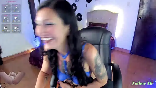 Snapshot of vampirellaa_crazy_ chatting on 04-14-26, 06:35 vampirellaa crazy online show from 04-14-26, 06:35