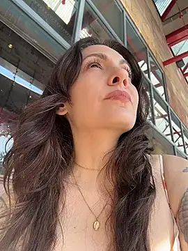 Snapshot of BeautifulMesss chatting on 07-19-26, 07:43 BeautifulMesss online show from 07-19-26, 07:43
