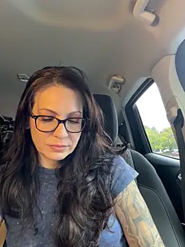 BeautifulMesss online show from 10-15-25, 04:15