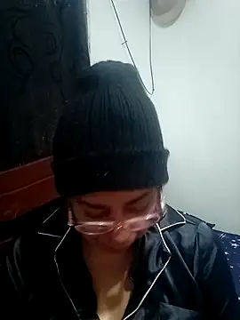 Snapshot of sorbetico_perverse chatting on 12-15-25, 12:44 sorbetico perverse online show from 12-15-25, 12:44