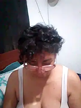 Snapshot of sorbetico_perverse chatting on 11-24-25, 01:44 sorbetico perverse online show from 11-24-25, 01:44