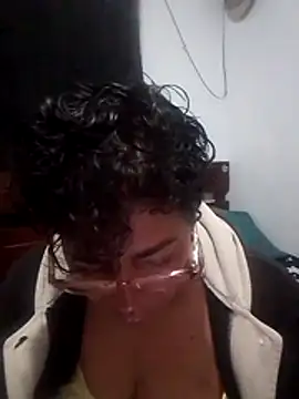 Snapshot of sorbetico_perverse chatting on 11-15-25, 12:20 sorbetico perverse online show from 11-15-25, 12:20