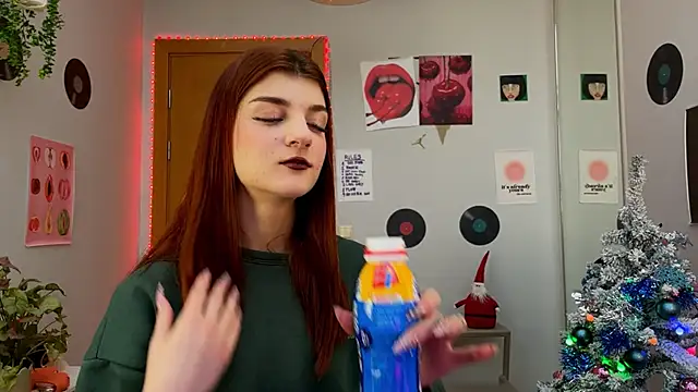 Snapshot of Bunny_ShyGirl chatting on 12-30-24, 08:21 Bunny ShyGirl online show from 12-30-24, 08:21