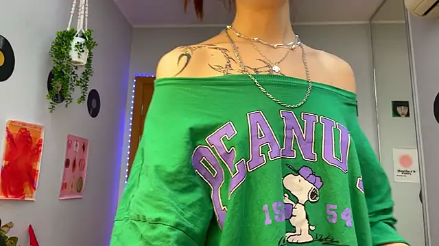 Snapshot of Bunny_ShyGirl chatting on 12-17-24, 09:50 Bunny ShyGirl online show from 12-17-24, 09:50