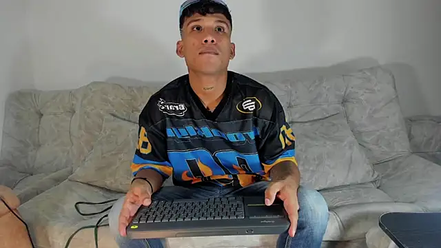 Backsex boy online show from 06-02-26, 09:37