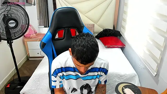 Backsex boy online show from 10-06-25, 01:01
