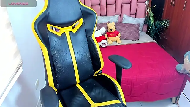 Snapshot of Backsex_boy chatting on 12-04-25, 02:27 Backsex boy online show from 12-04-25, 02:27