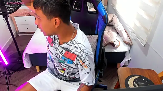 Backsex boy online show from 10-23-25, 04:49