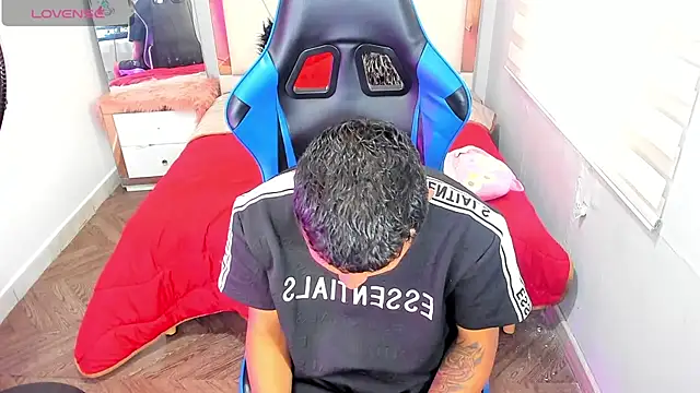 Snapshot of Backsex_boy chatting on 11-19-25, 03:34 Backsex boy online show from 11-19-25, 03:34