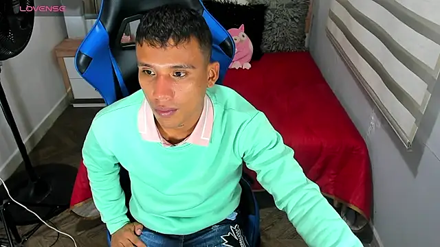 Snapshot of Backsex_boy chatting on 10-30-25, 09:51 Backsex boy online show from 10-30-25, 09:51