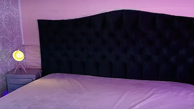 Julieta Cortes   online show from 04-08-26, 12:06