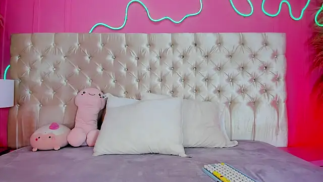 Julieta Cortes   online show from 03-16-26, 11:58