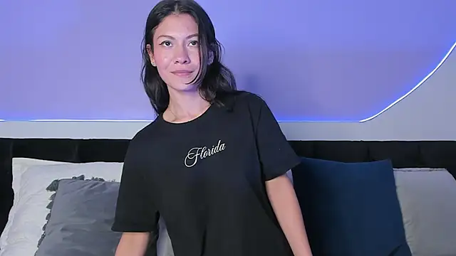 Julieta Cortes   online show from 03-22-25, 06:36