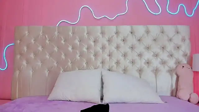 Julieta Cortes   online show from 02-10-26, 12:15