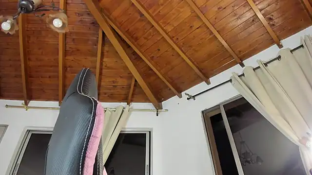 IsaFontanna online show from 11-26-25, 03:17