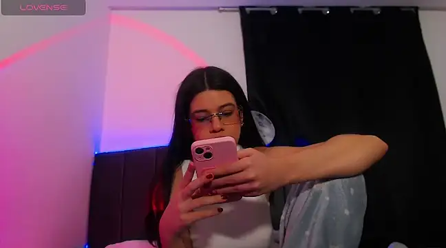 ily bea online show from 12-19-24, 10:32