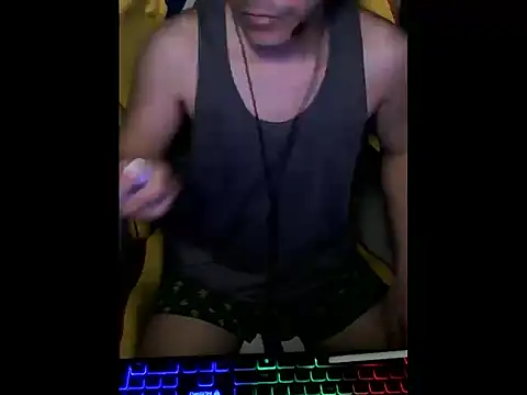 cloudyth1994 online show from 03-04-25, 05:24