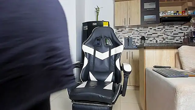 Johnnygrayson1 online show from 11-21-25, 11:04