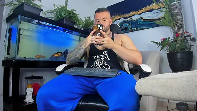Johnnygrayson1 online show from 06-12-26, 01:36