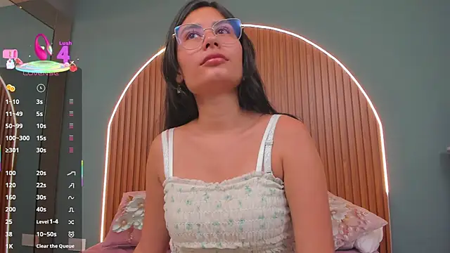 NayeCloud online show from 12-18-25, 03:55