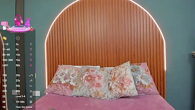 NayeCloud online show from 12-19-25, 03:43