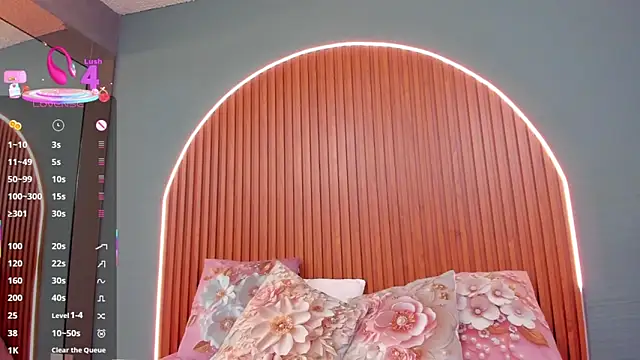 NayeCloud online show from 12-19-25, 10:45