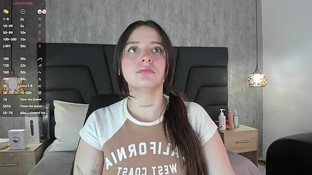 Sabrina Lennox online show from 03-05-25, 10:54