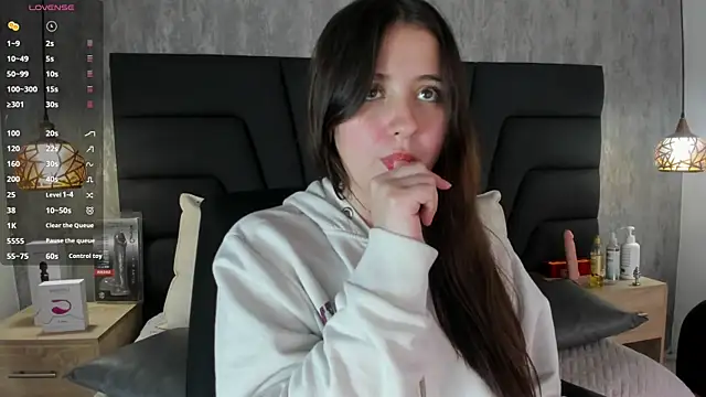 Sabrina Lennox online show from 03-13-25, 01:43