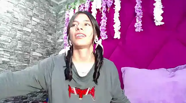 Sasha Petitte online show from 03-07-25, 03:08