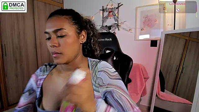 aleja montiel   online show from 12-05-25, 12:59