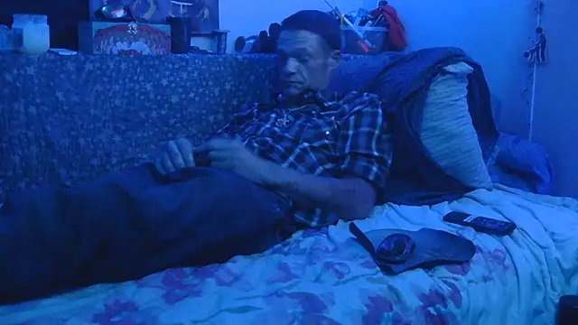 TheOneYouLove69 online show from 11-15-25, 06:06