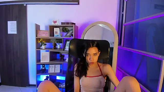 Snapshot of Jasmin_Skinny chatting on 10-26-25, 03:40 Jasmin Skinny online show from 10-26-25, 03:40